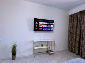 Lovely apartment with terrace!, Kishinev